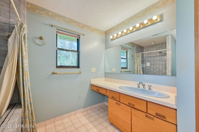 5325 DEER ISLAND Road, Green Cove Springs, FL 32043