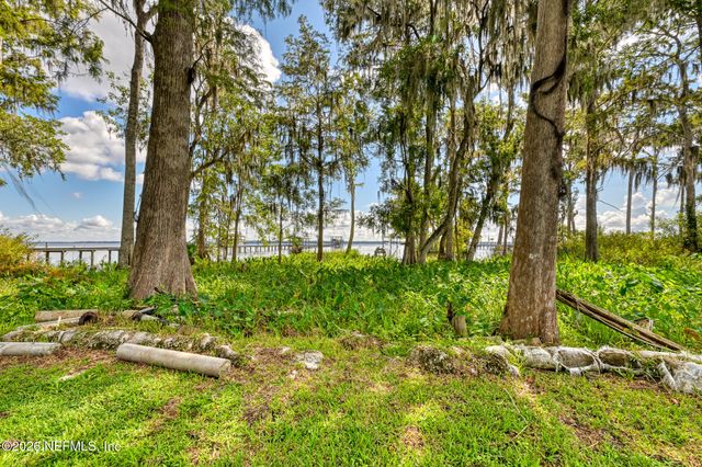 5325 DEER ISLAND Road, Green Cove Springs, FL 32043