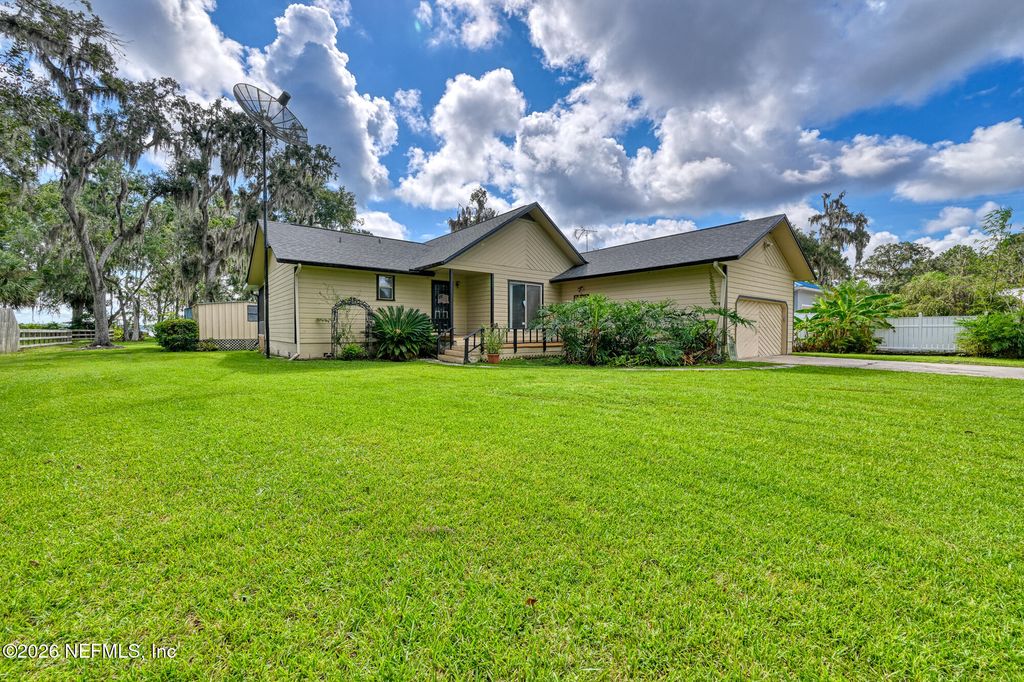 5325 DEER ISLAND Road, Green Cove Springs, FL 32043