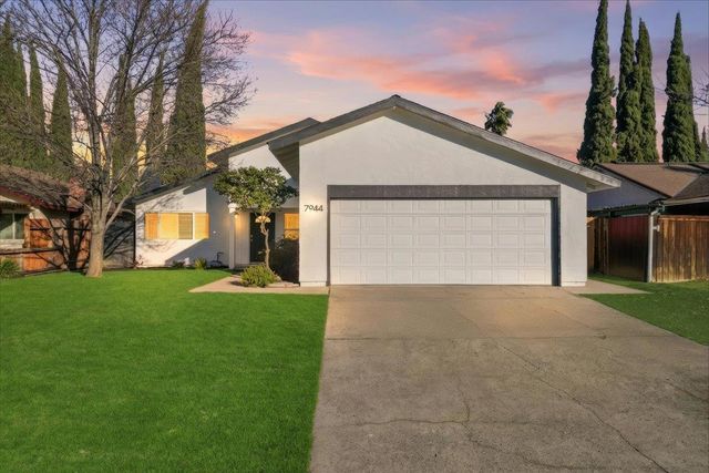 7944 Summerplace Dr, Citrus Heights, CA 95621
