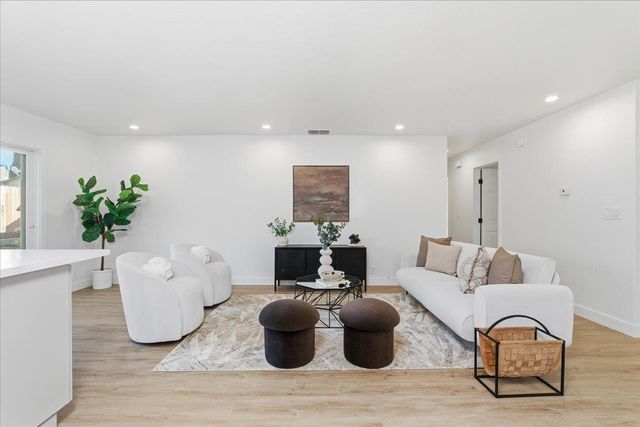 7944 Summerplace Dr, Citrus Heights, CA 95621