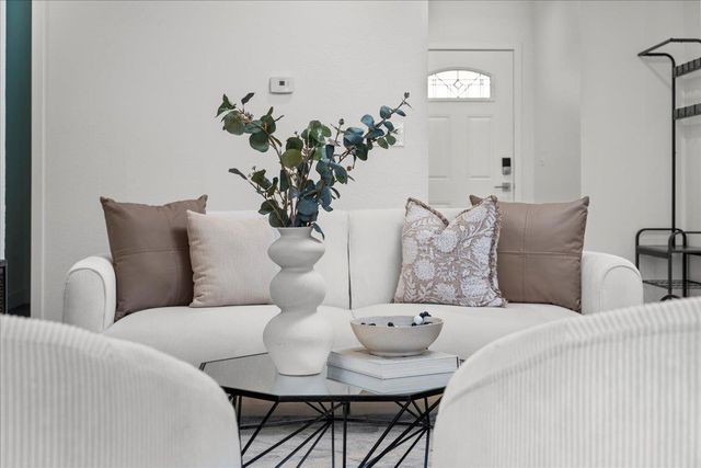 7944 Summerplace Dr, Citrus Heights, CA 95621