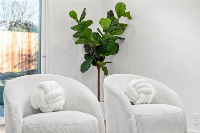 7944 Summerplace Dr, Citrus Heights, CA 95621