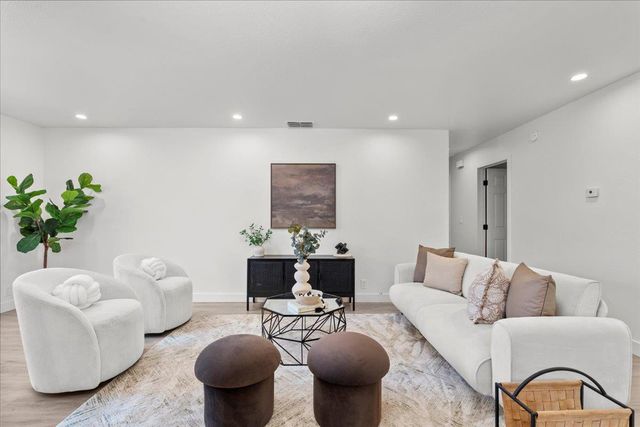 7944 Summerplace Dr, Citrus Heights, CA 95621