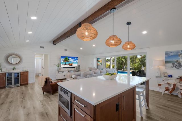 517 70TH STREET, Holmes Beach, FL 34217