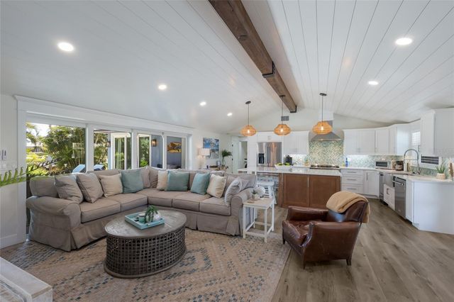 517 70TH STREET, Holmes Beach, FL 34217