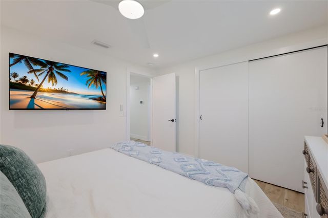 517 70TH STREET, Holmes Beach, FL 34217