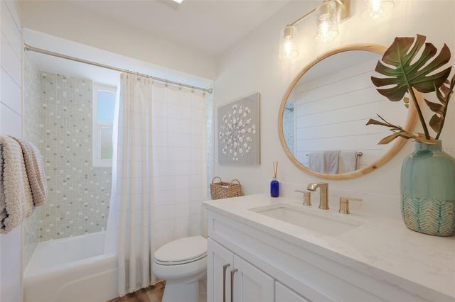 517 70TH STREET, Holmes Beach, FL 34217