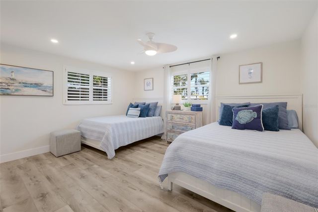 517 70TH STREET, Holmes Beach, FL 34217