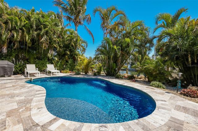 517 70TH STREET, Holmes Beach, FL 34217