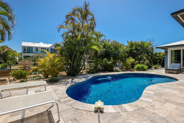 517 70TH STREET, Holmes Beach, FL 34217