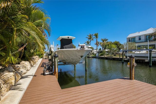 517 70TH STREET, Holmes Beach, FL 34217