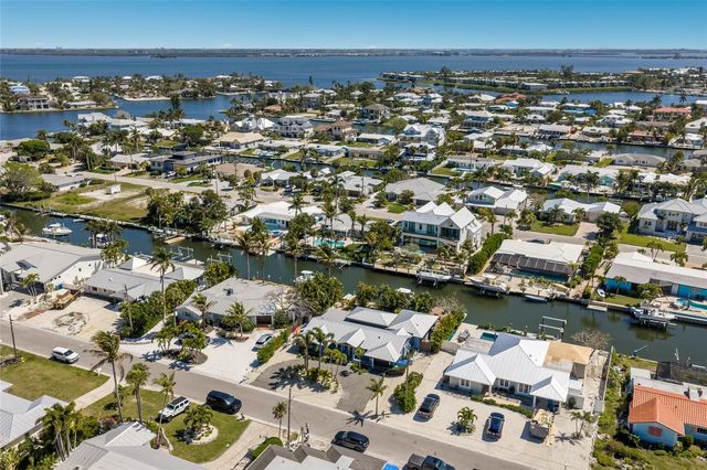 517 70TH STREET, Holmes Beach, FL 34217