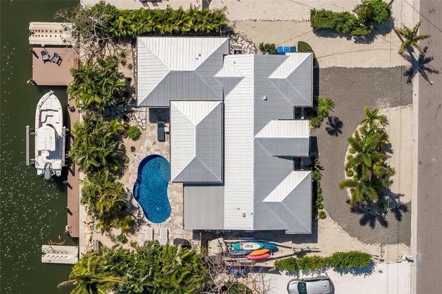 517 70TH STREET, Holmes Beach, FL 34217