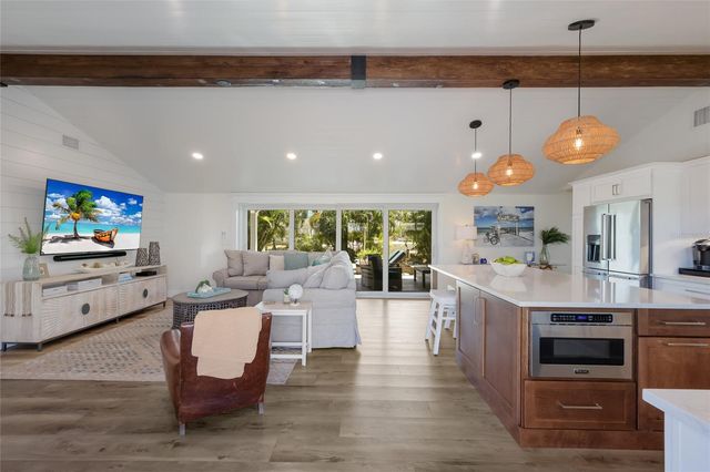 517 70TH STREET, Holmes Beach, FL 34217