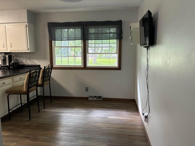 916 Kriedeman Drive, Stoughton, WI 53589