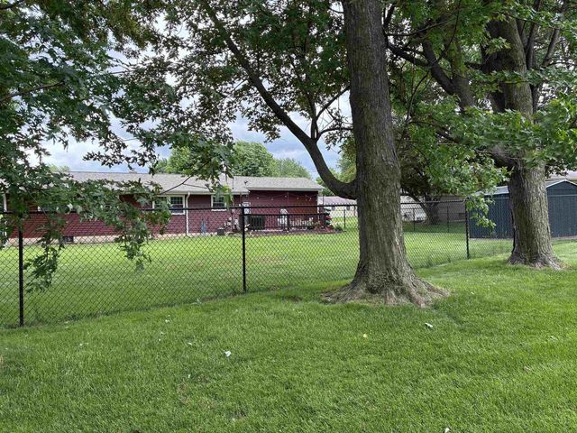 916 Kriedeman Drive, Stoughton, WI 53589