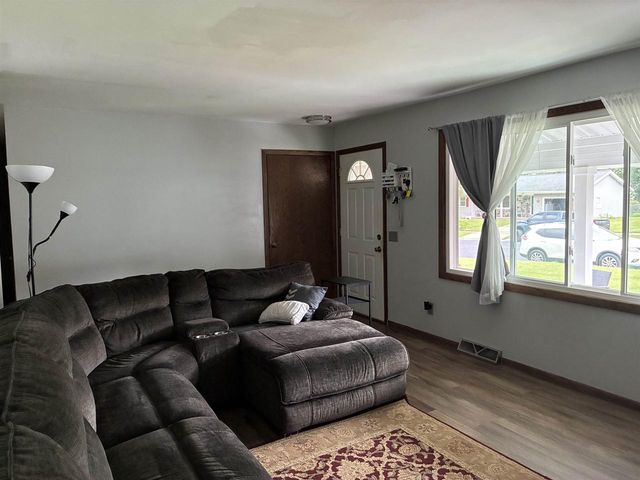 916 Kriedeman Drive, Stoughton, WI 53589