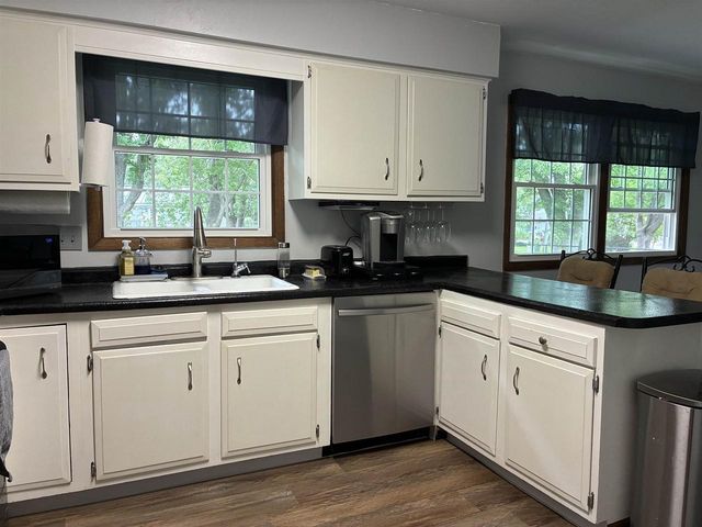 916 Kriedeman Drive, Stoughton, WI 53589