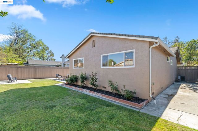4253 Dorman Rd, Pleasanton, CA 94588