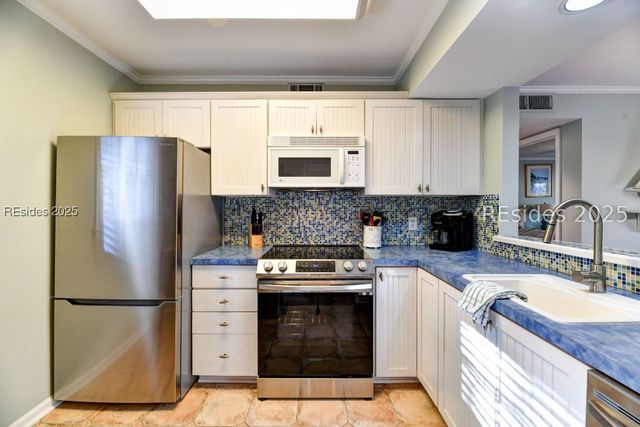 2 Wimbledon Ct Apt 205, Hilton Head Island, SC 29928