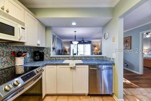 2 Wimbledon Ct Apt 205, Hilton Head Island, SC 29928