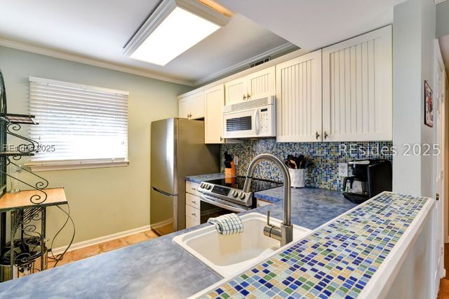 2 Wimbledon Ct Apt 205, Hilton Head Island, SC 29928