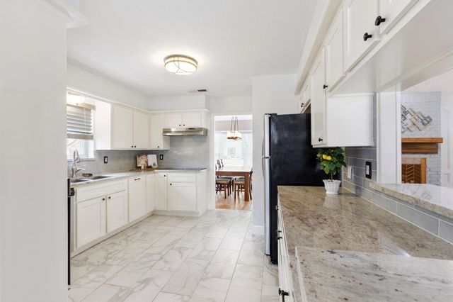 15603 Autumnbrook Drive, Houston, TX 77068