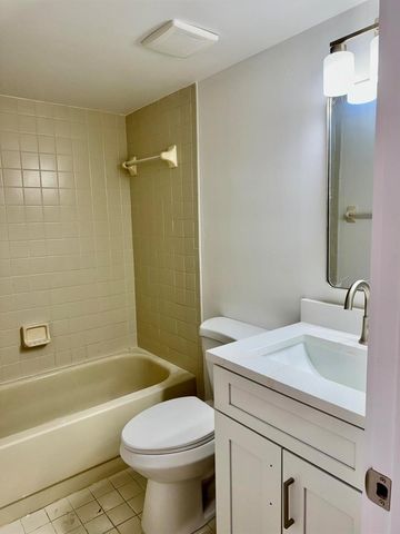 6962 Briarlake Circle 203, Palm Beach Gardens, FL 33418
