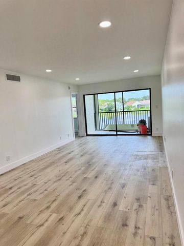 6962 Briarlake Circle 203, Palm Beach Gardens, FL 33418