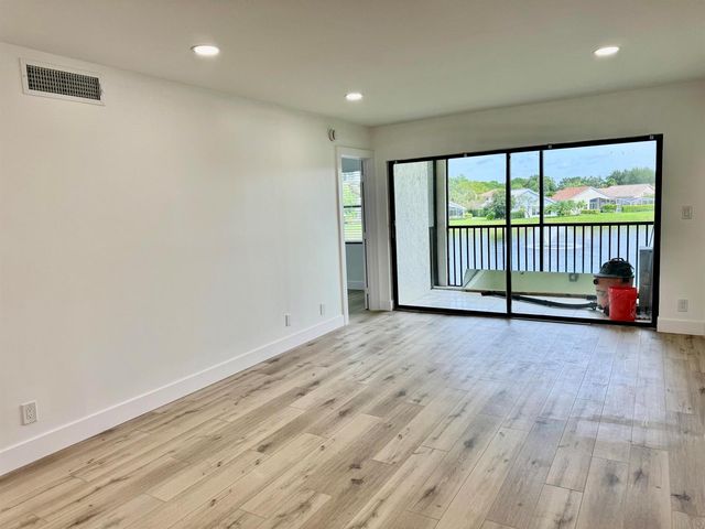 6962 Briarlake Circle 203, Palm Beach Gardens, FL 33418