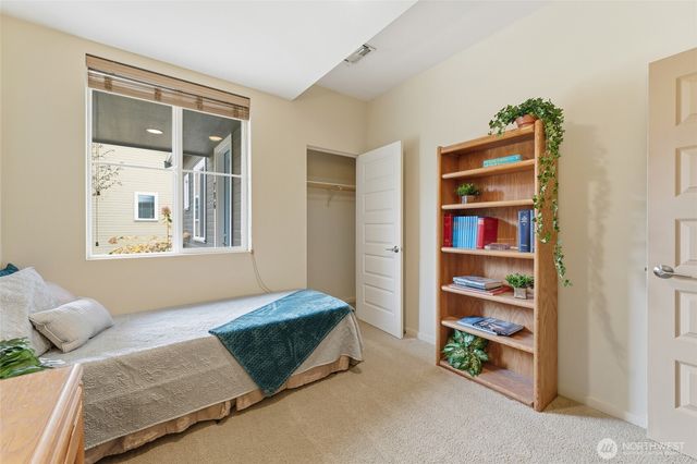 706 Nuthatch Drive, College Place, WA 99324