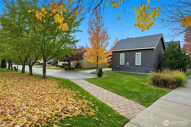 706 Nuthatch Drive, College Place, WA 99324