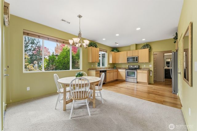 706 Nuthatch Drive, College Place, WA 99324