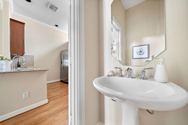 1913 Gillette Street C, Houston, TX 77006