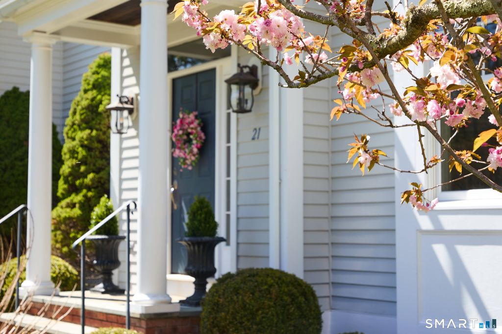 21 Dover Road, Westport, CT 06880