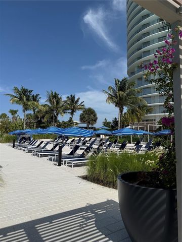 2411 Laguna Circle 910, Miami, FL 33181