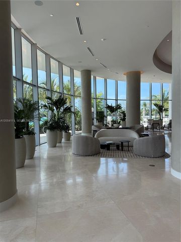 2411 Laguna Circle 910, Miami, FL 33181
