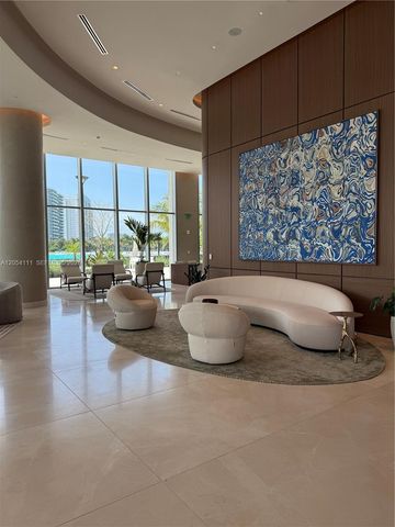 2411 Laguna Circle 910, Miami, FL 33181