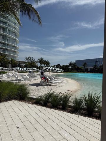 2411 Laguna Circle 910, Miami, FL 33181