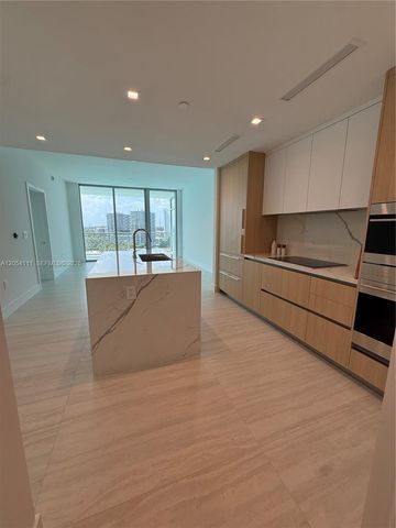 2411 Laguna Circle 910, Miami, FL 33181
