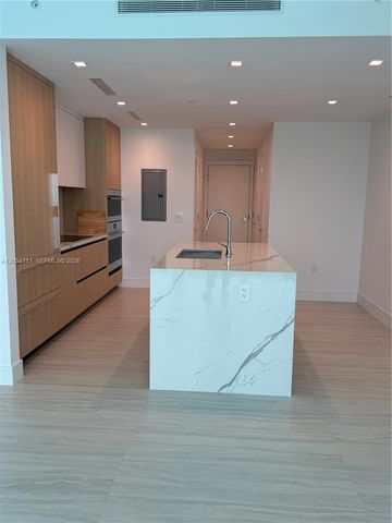 2411 Laguna Circle 910, Miami, FL 33181