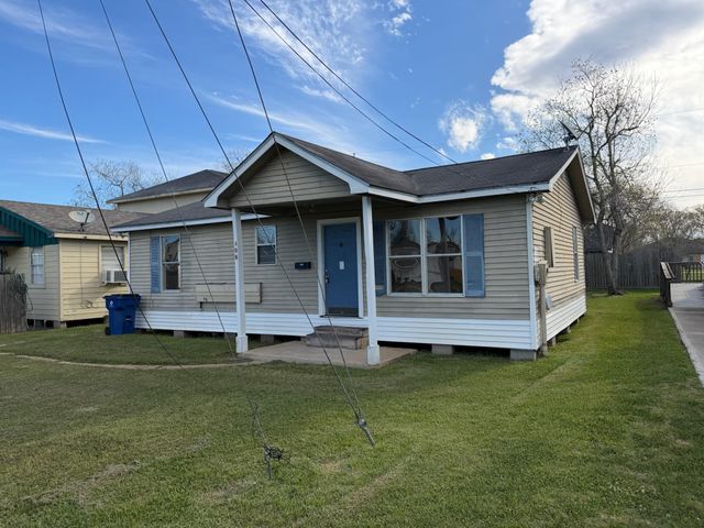 406 Snow Drive, West Columbia, TX 77486