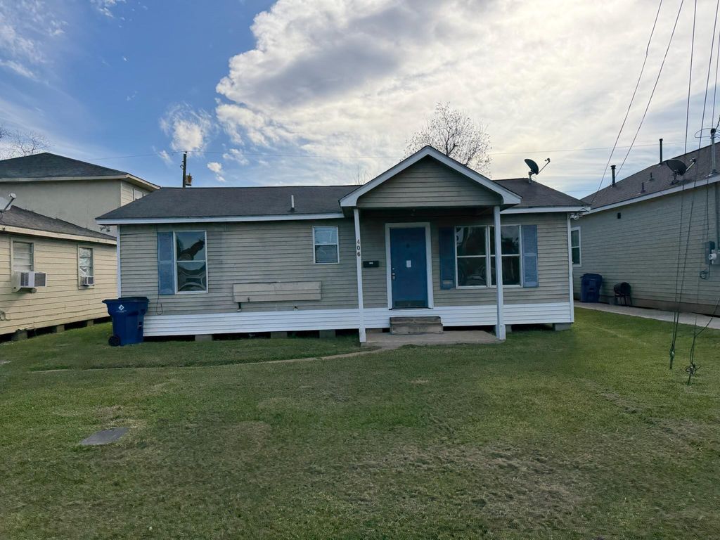 406 Snow Drive, West Columbia, TX 77486