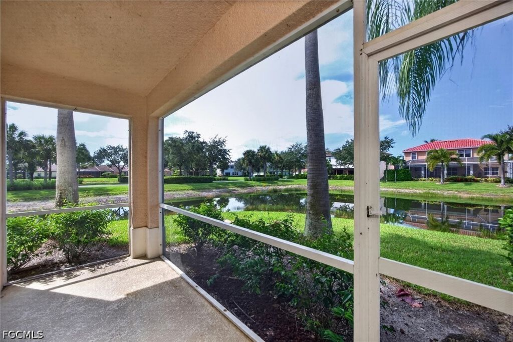 Image 22 of property listing at 1338 Weeping Willow CT, Cape Coral, FL 33909