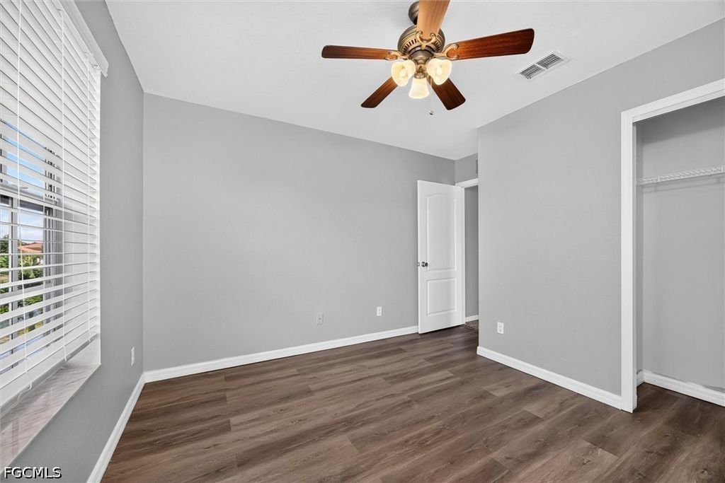 Image 26 of property listing at 1338 Weeping Willow CT, Cape Coral, FL 33909