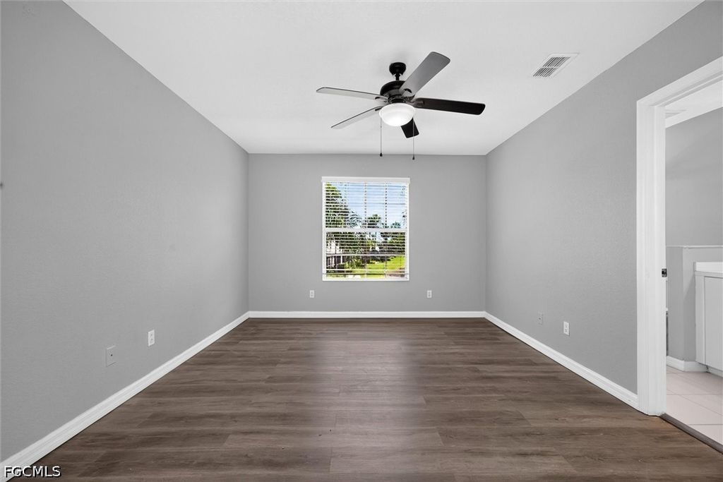 Image 32 of property listing at 1338 Weeping Willow CT, Cape Coral, FL 33909