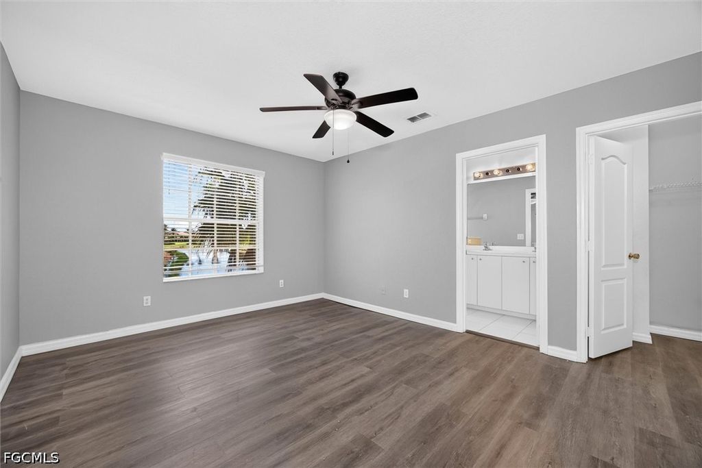 Image 33 of property listing at 1338 Weeping Willow CT, Cape Coral, FL 33909