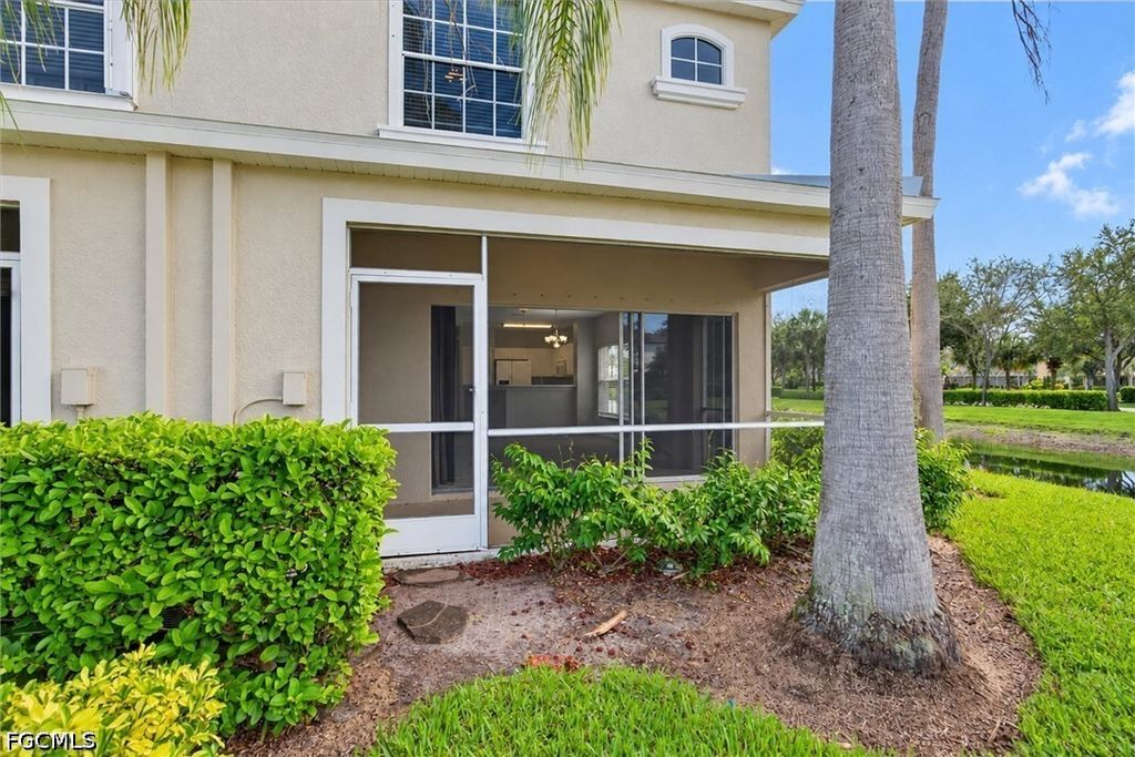 Image 37 of property listing at 1338 Weeping Willow CT, Cape Coral, FL 33909