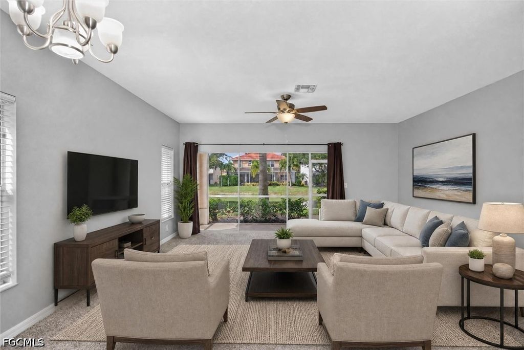 Image 4 of property listing at 1338 Weeping Willow CT, Cape Coral, FL 33909